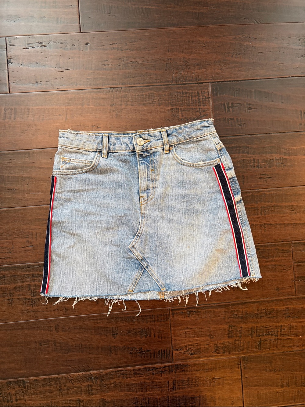 Zara Light Wash Denim Mini Skirt with Red & Navy Side Stripe 90’s Y2K micro mini - Picture 6 of 7